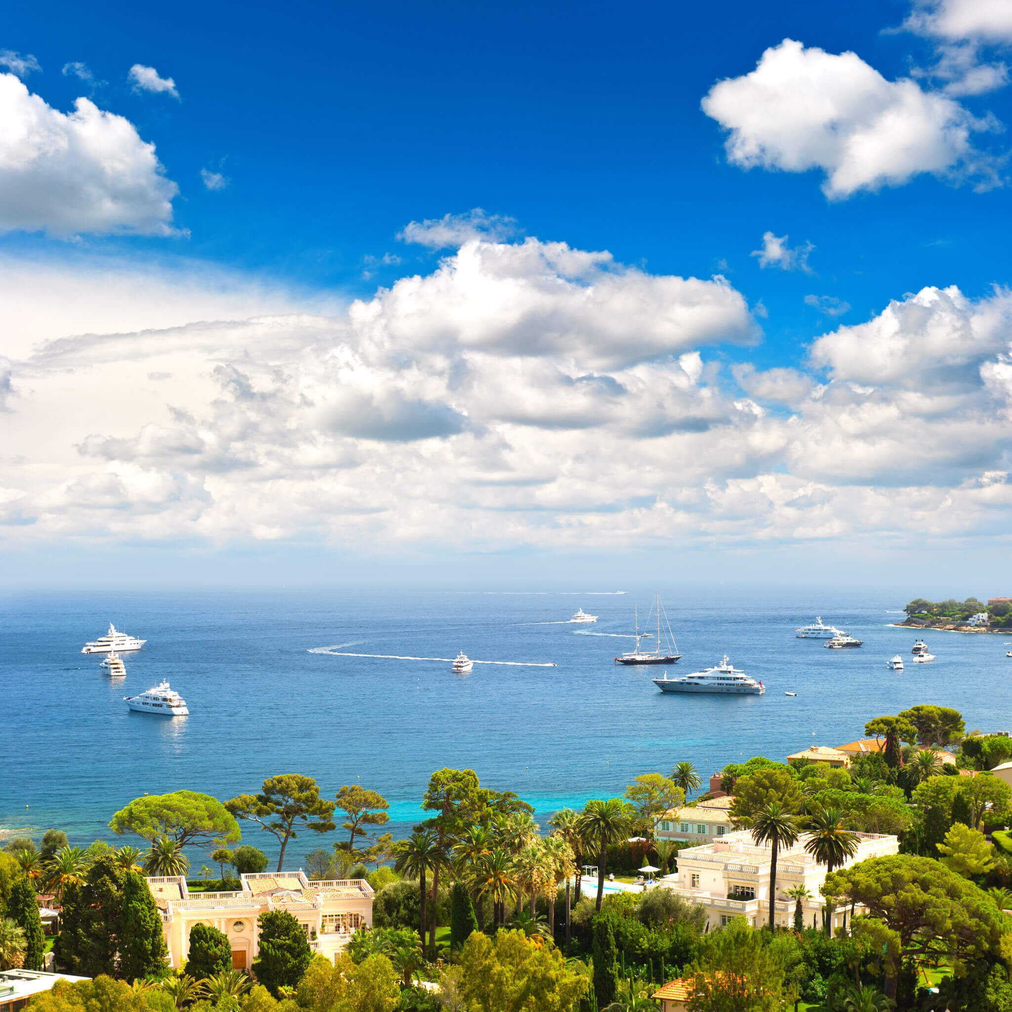 Superyachts and fabulous villas on Cap Ferrat