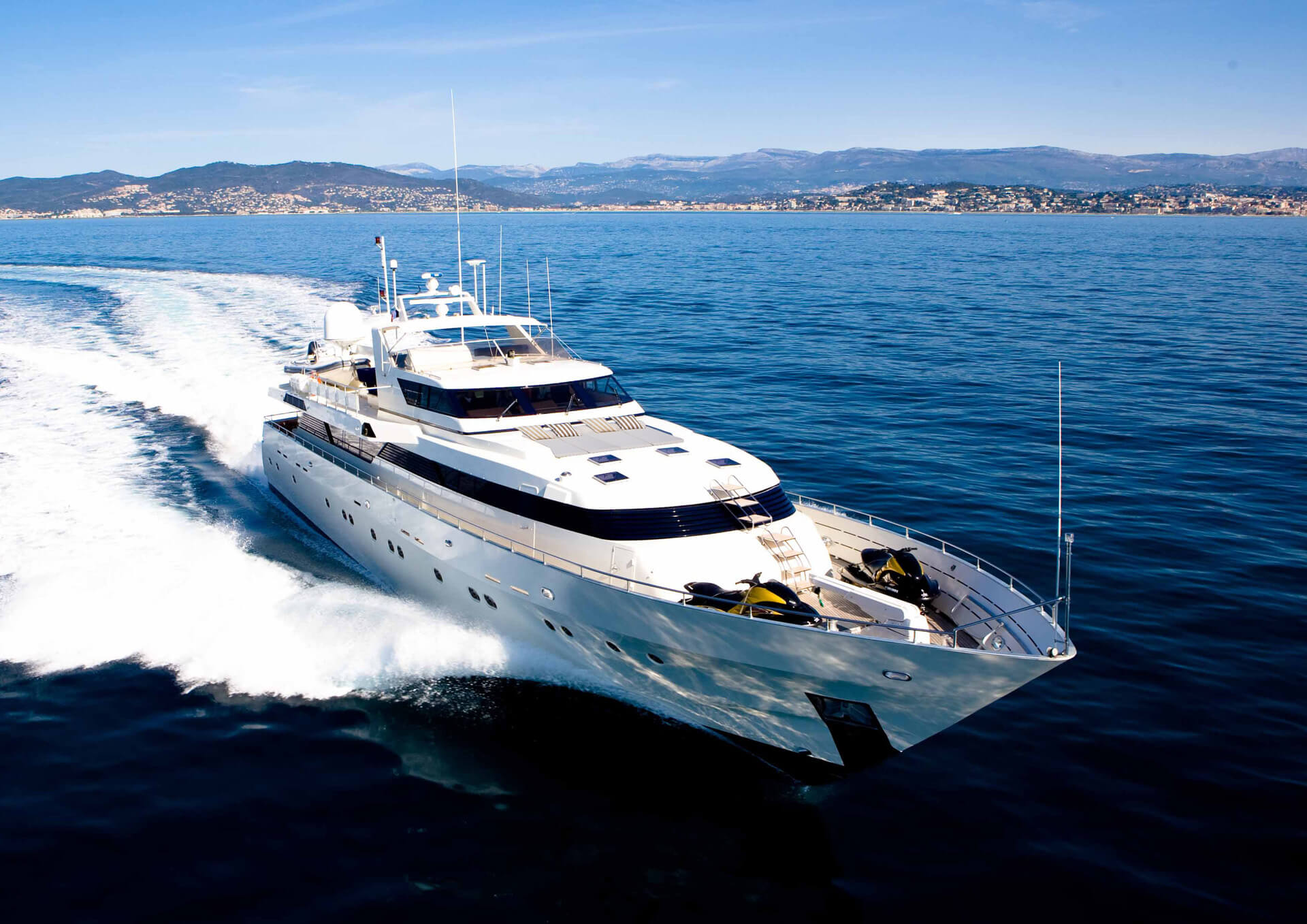 SUNLINER X yacht charter cruise
