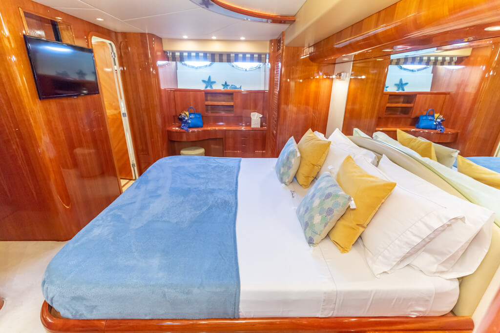 Blue Ice yacht main cabin