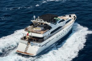 Accama Delta yacht cruising in the south of France