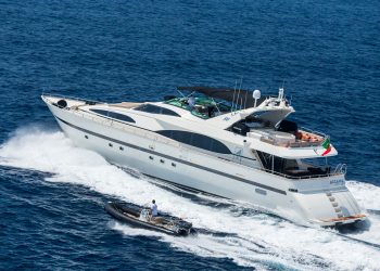 ACCAMA DELTA: A Refined 30-Metre Azimut Charter Yacht for Elegant Riviera Escapes