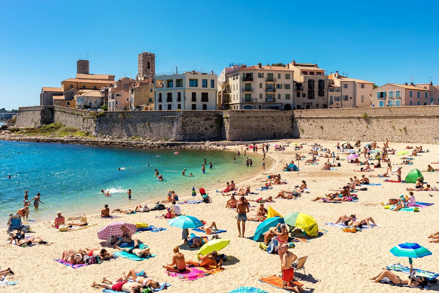 Plage La Gravette in Antibes, France