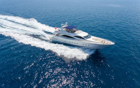 Winning Streak yacht going fast on the French Riviera coastline